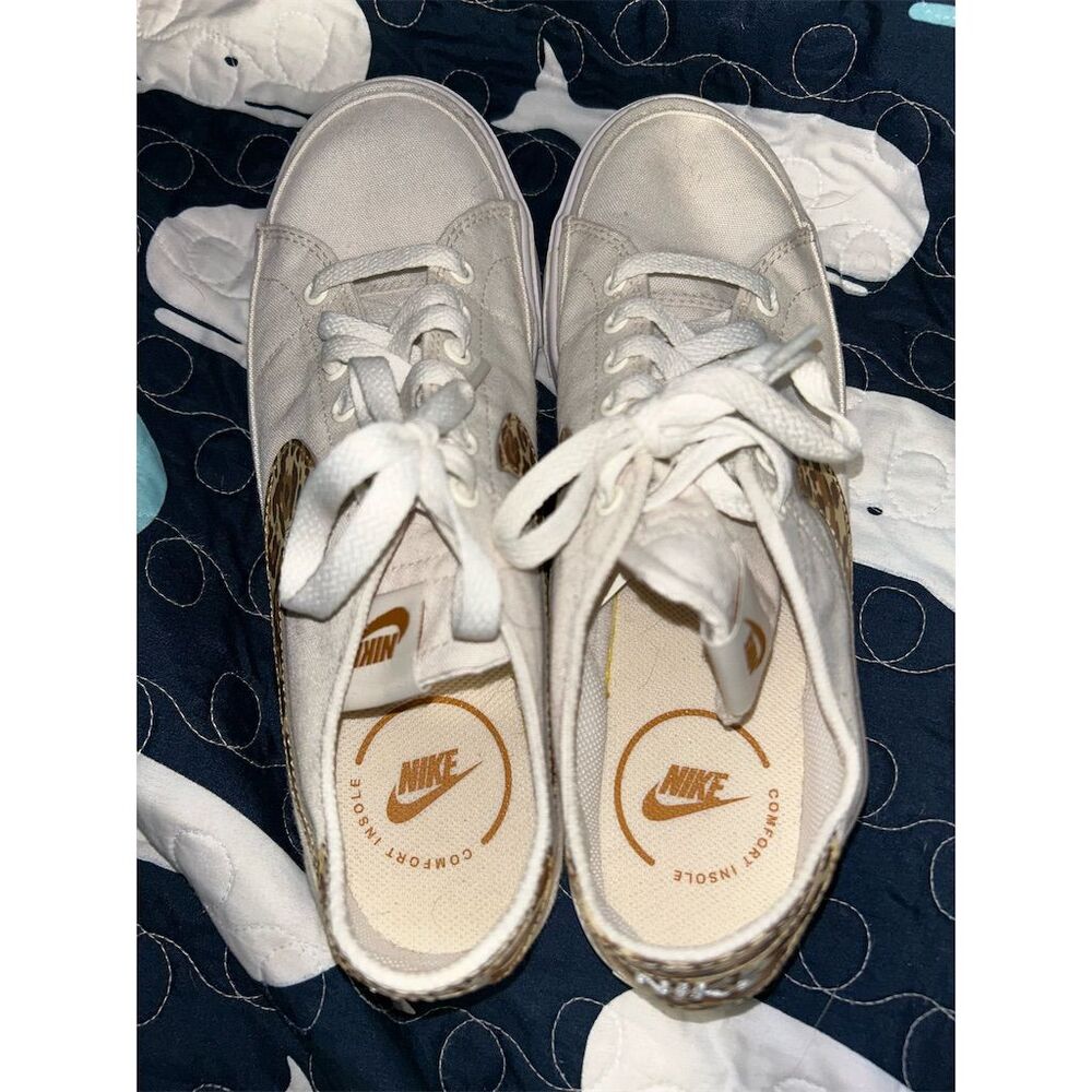 Nike Court Legacy Women's Leopard Print Canvas Sneakers Size 11 - Picture 3 of 7